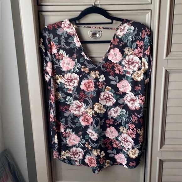 Halogen floral blouse size M - Picture 2 of 2